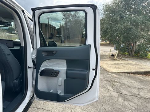 New 2025 Ford Maverick XLT w/ XLT Luxury Package image 31