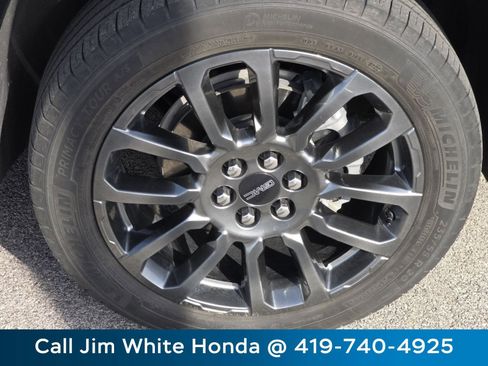 Used 2022 GMC Acadia Denali w/ Black Diamond Edition image 16