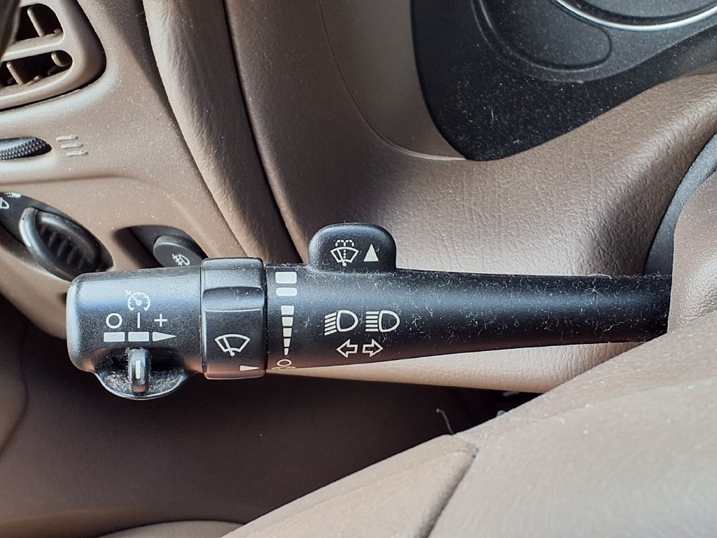 Used 2005 Buick Rainier CXL AWD/4WD image 16