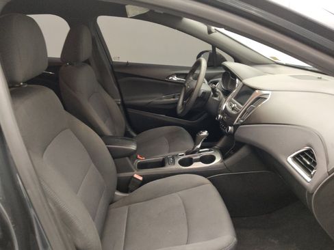 Used 2019 Chevrolet Cruze LT w/ Convenience Package FWD image 21