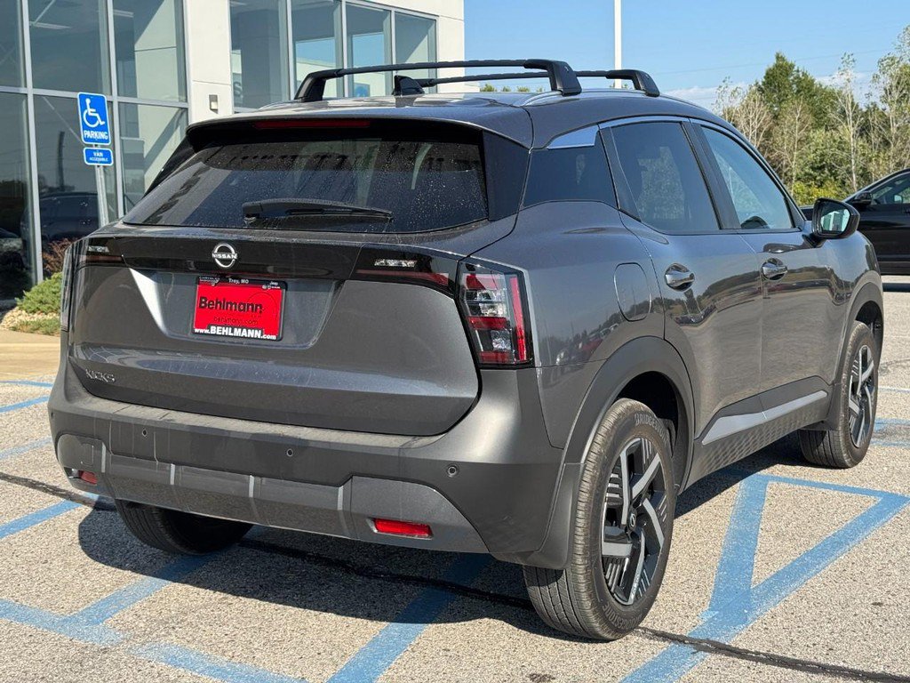Used 2026 Nissan Kicks SV w/ Cold Weather Package FWD image 4