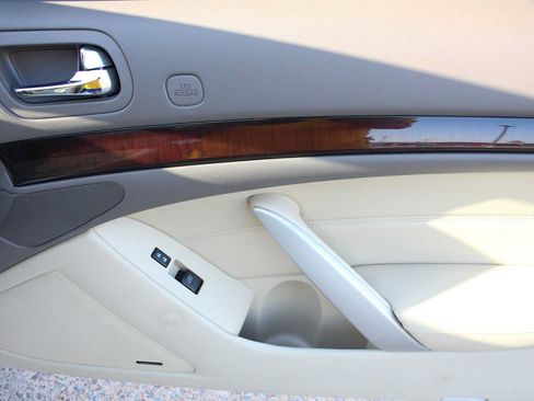Used 2014 INFINITI Q60 Convertible w/ Premium Package RWD image 15