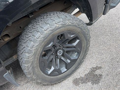Used 2024 Chevrolet Silverado 1500 RST w/ Z71 Off-Road Package AWD/4WD image 16