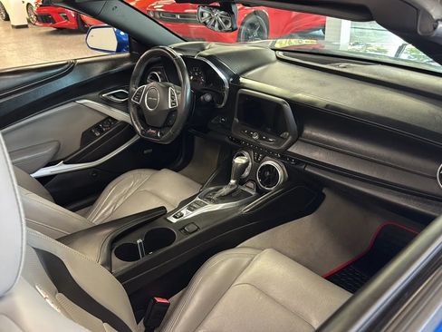 Used 2018 Chevrolet Camaro SS RWD image 48