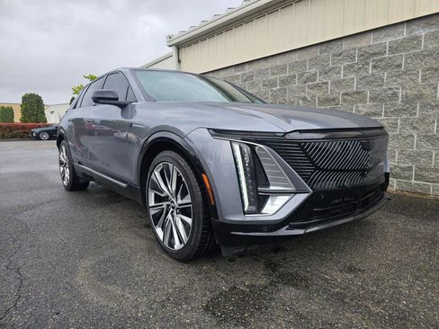 Used 2023 Cadillac Lyriq 2WD image 13