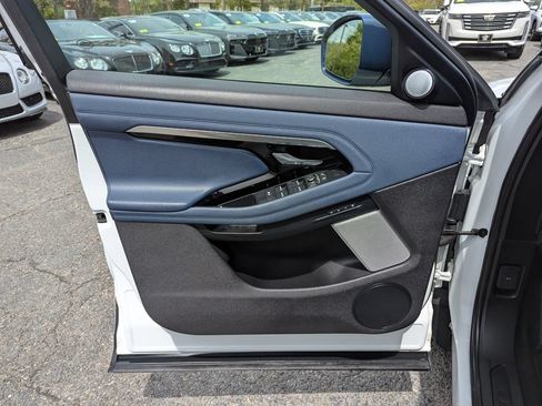 Used 2020 Land Rover Range Rover Evoque SE AWD/4WD image 11