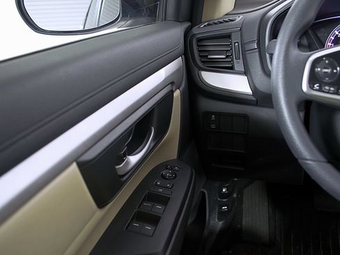 Used 2018 Honda CR-V LX image 16