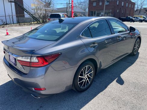 Used 2016 Lexus ES 350 w/ Luxury Package w/Wood Trim image 6