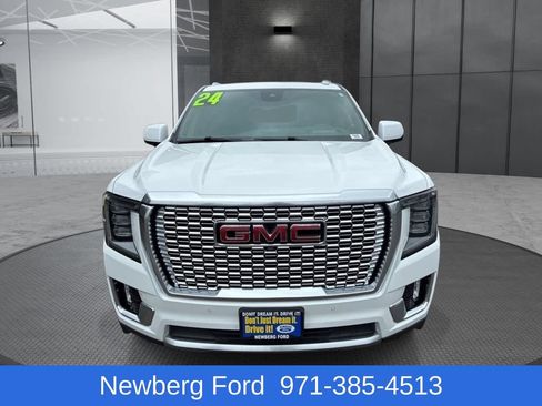 Used 2024 GMC Yukon XL Denali w/ Advanced Technology Package AWD/4WD image 2