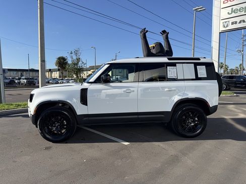 Used 2025 Land Rover Defender 110 S image 3