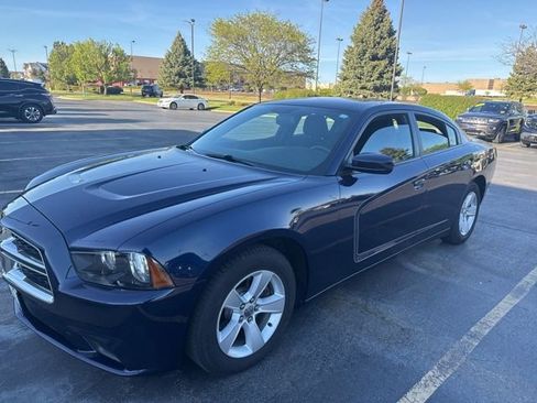 Used 2014 Dodge Charger SE w/ Connectivity Group RWD image 3