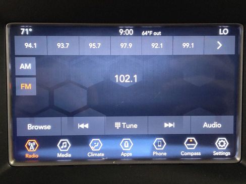 Used 2018 Jeep Grand Cherokee Laredo image 25