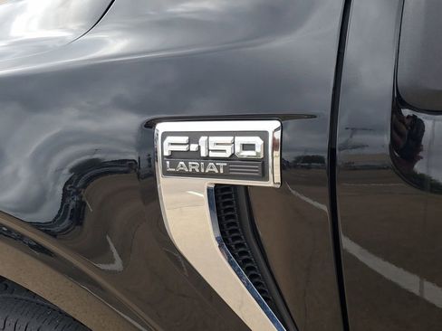 Used 2023 Ford F150 Lariat w/ Trailer Tow Package image 8