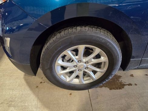 Used 2021 Chevrolet Equinox LT AWD/4WD image 3