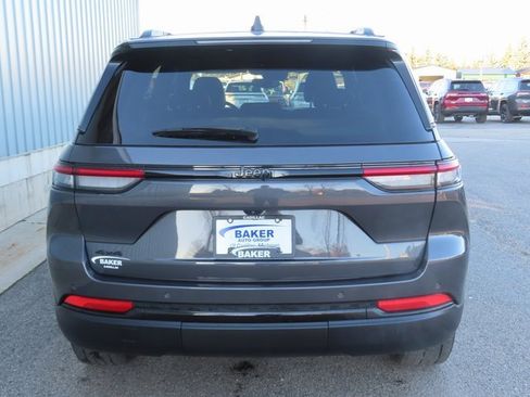 Used 2023 Jeep Grand Cherokee Altitude image 10