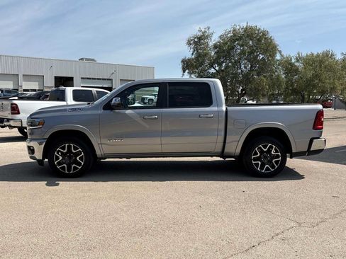 Used 2025 RAM 1500 Laramie AWD/4WD image 5