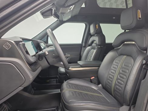 Used 2025 Rivian R1S Adventure AWD/4WD image 20