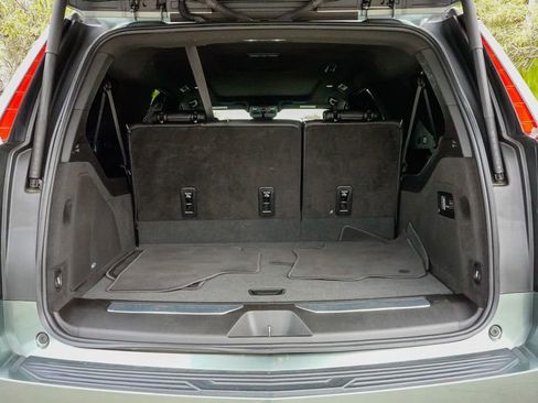 Certified 2023 Cadillac Escalade ESV Premium Luxury image 9