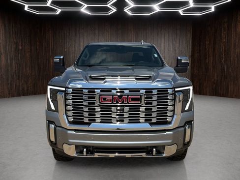 Used 2024 GMC Sierra 2500 Denali w/ Denali Reserve Package AWD/4WD image 2