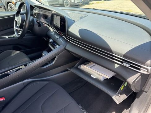 Certified 2023 Hyundai Elantra SEL w/ Convenience Package FWD image 24