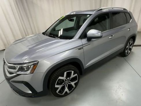 Used 2022 Volkswagen Taos SEL image 4