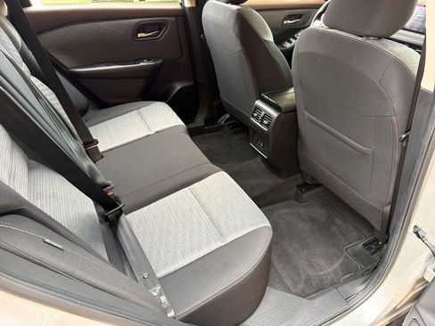 Used 2023 Nissan Rogue SV image 30