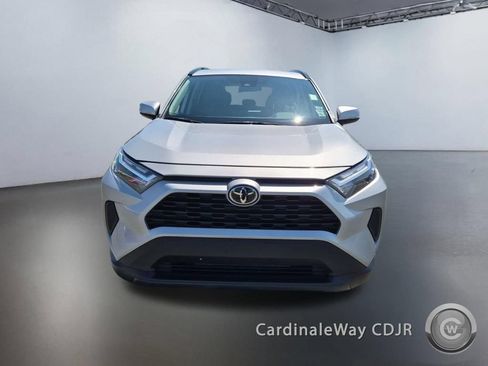 Used 2025 Toyota RAV4 XLE FWD image 8
