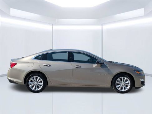 Used 2025 Chevrolet Malibu LT FWD image 7