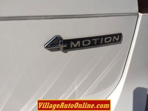 Used 2022 Volkswagen Tiguan SE AWD/4WD image 36