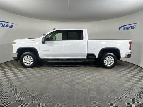 Used 2024 Chevrolet Silverado 2500 LT AWD/4WD image 6