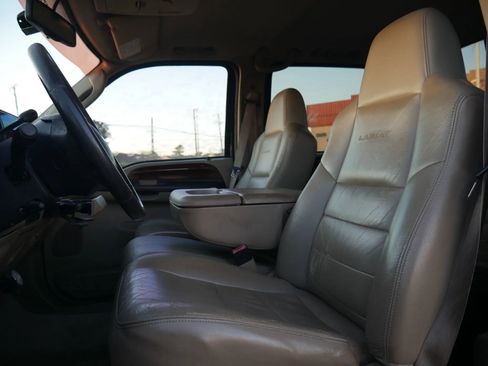 Used 2006 Ford F250 Lariat image 16