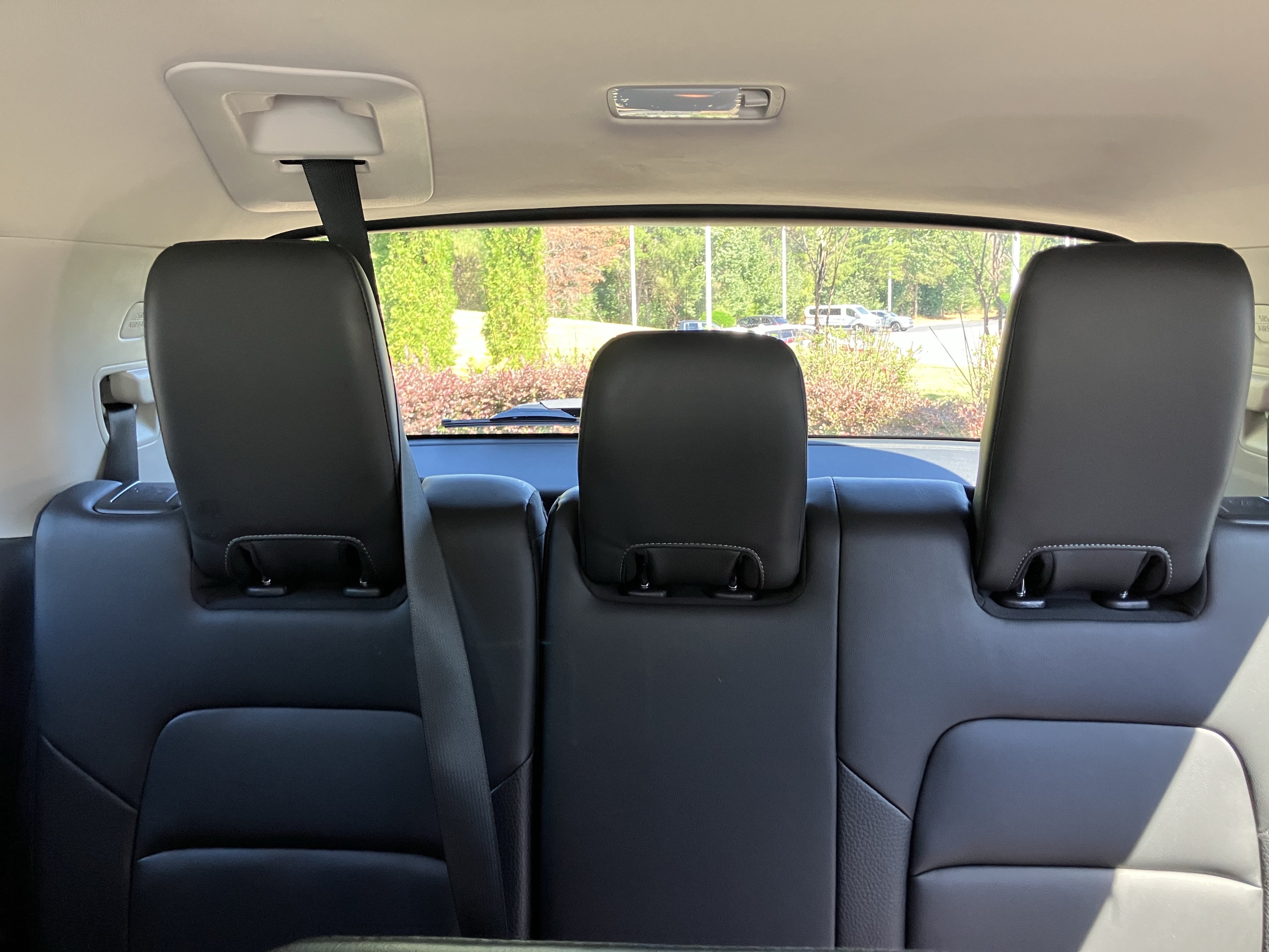 Used 2025 Nissan Pathfinder SL FWD image 34