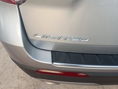 Used 2023 Ford Explorer Limited image 11