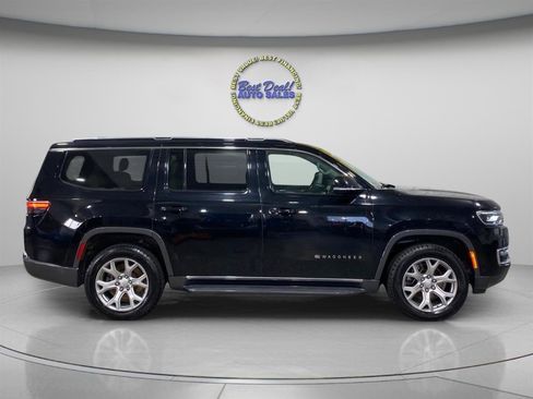Used 2022 Jeep Wagoneer Series I w/ Premium Group I AWD/4WD image 6