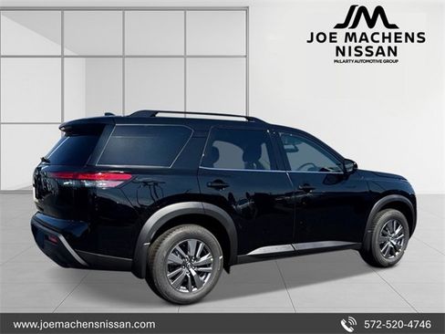 New 2025 Nissan Pathfinder SV image 5