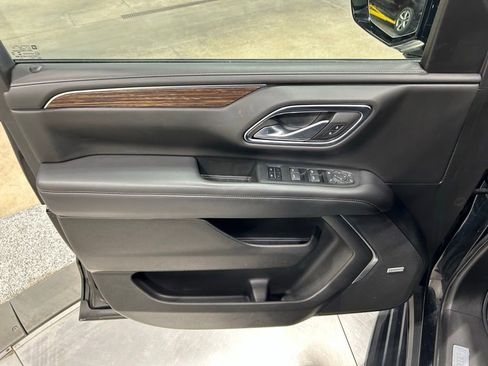 Used 2021 Chevrolet Suburban High Country AWD/4WD image 17