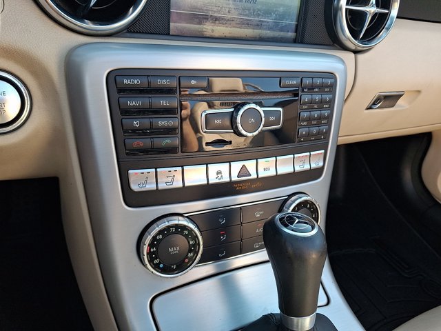 Used 2014 Mercedes-Benz SLK 350 image 18