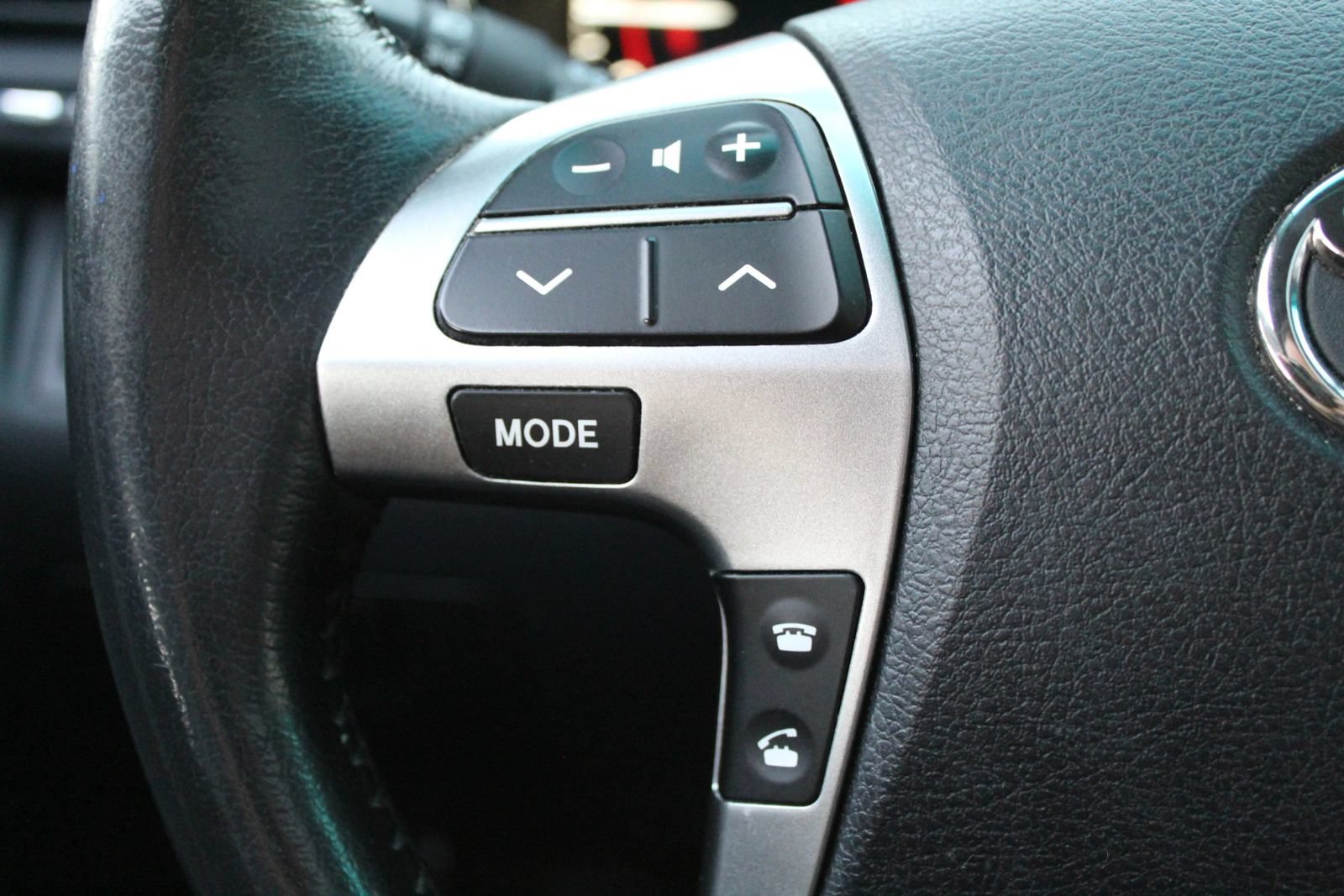 Used 2013 Toyota Highlander SE FWD image 18