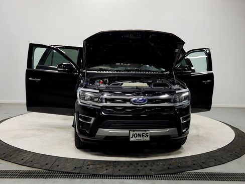 Used 2023 Ford Expedition Limited image 10