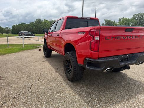 Used 2019 Chevrolet Silverado 1500 LT Trail Boss AWD/4WD image 6