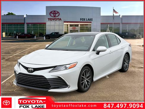 Used 2023 Toyota Camry XLE FWD image 1