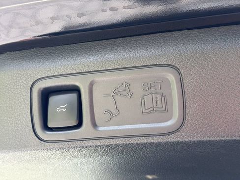 Used 2024 Ford Expedition Platinum RWD image 12