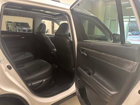 Certified 2025 Toyota Highlander Platinum image 27