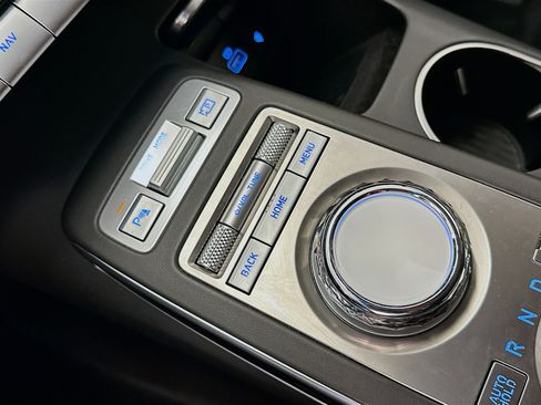 Used 2025 Genesis GV70 2.5T image 26