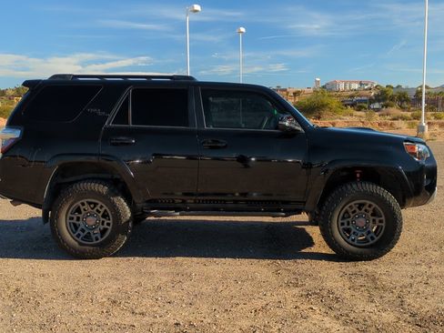 Used 2020 Toyota 4Runner TRD Off-Road Premium image 2