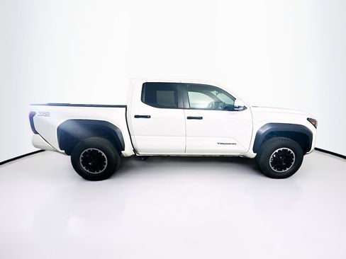 Used 2024 Toyota Tacoma TRD Off-Road AWD/4WD image 10