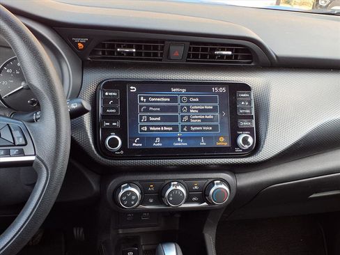 Used 2023 Nissan Kicks SV image 15