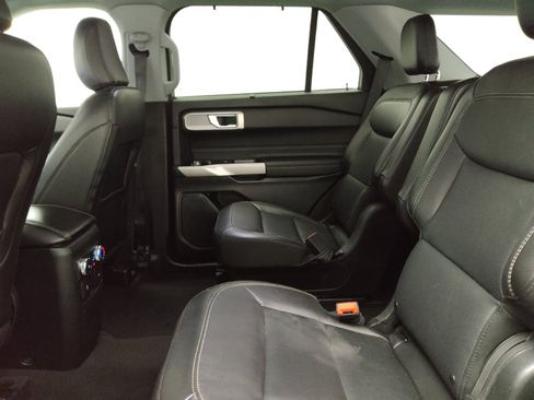 Used 2023 Ford Explorer Limited image 18