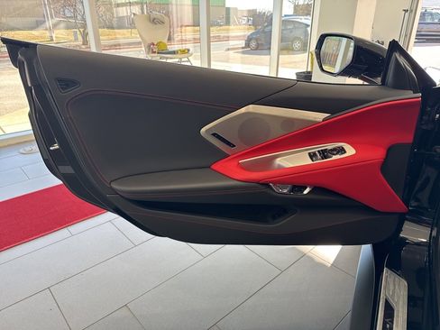 Used 2025 Chevrolet Corvette Stingray Preferred Cpe w/ 2LT image 40