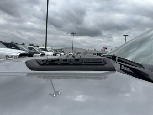 Used 2025 RAM 1500 Laramie w/ Sport Appearance Package AWD/4WD image 11